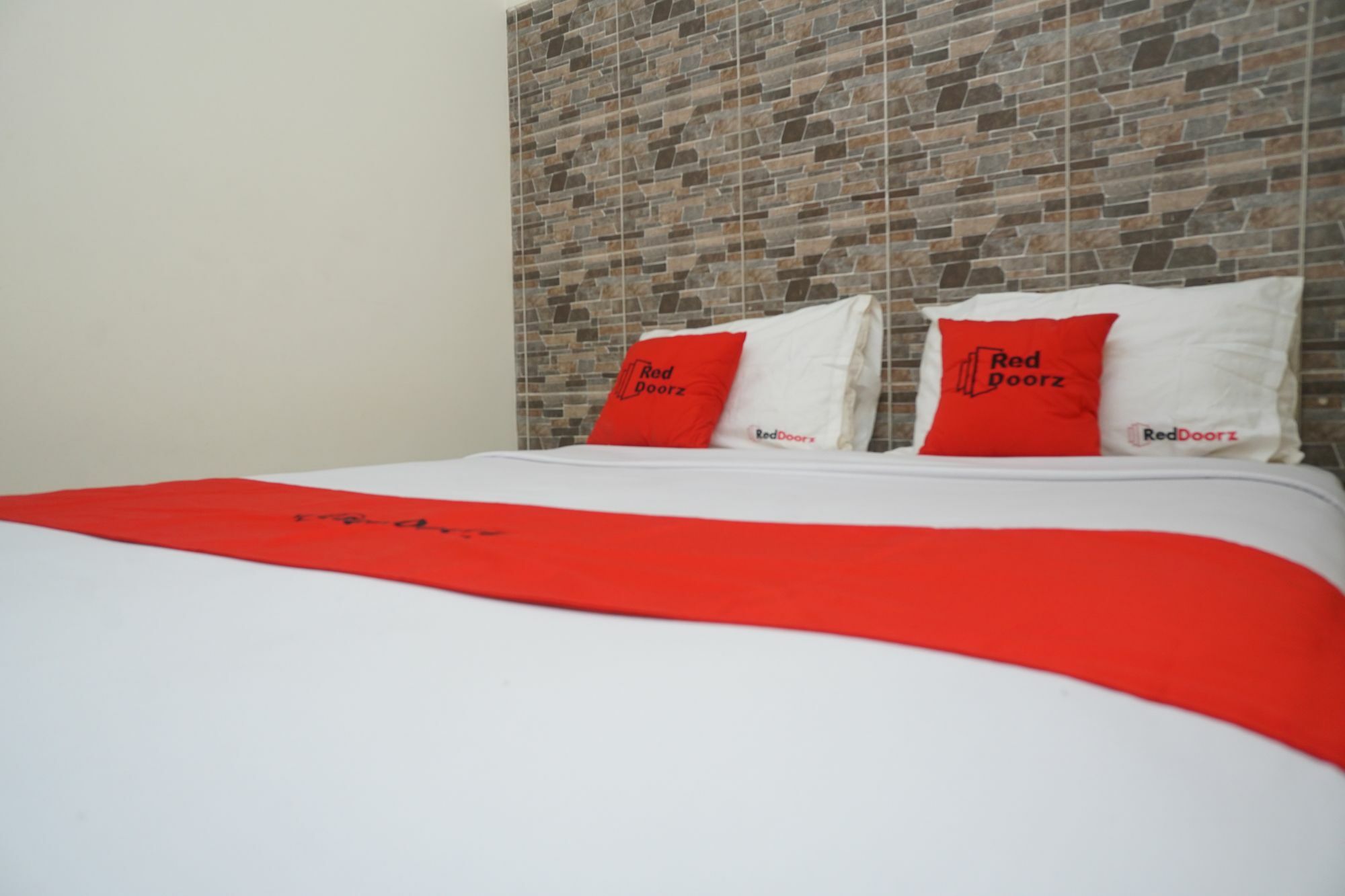 Reddoorz Plus @ Ciumbuleuit Area Бандунг Екстериор снимка