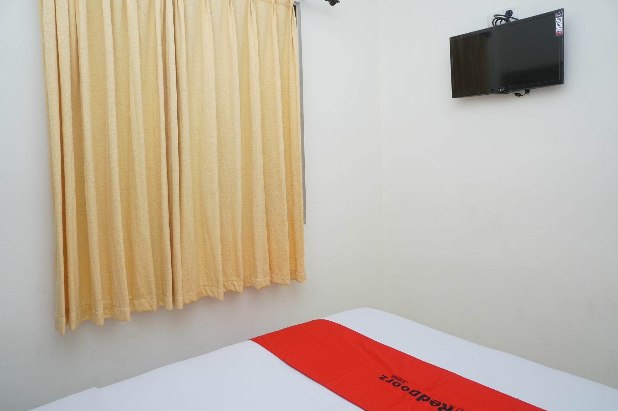 Reddoorz Plus @ Ciumbuleuit Area Бандунг Екстериор снимка