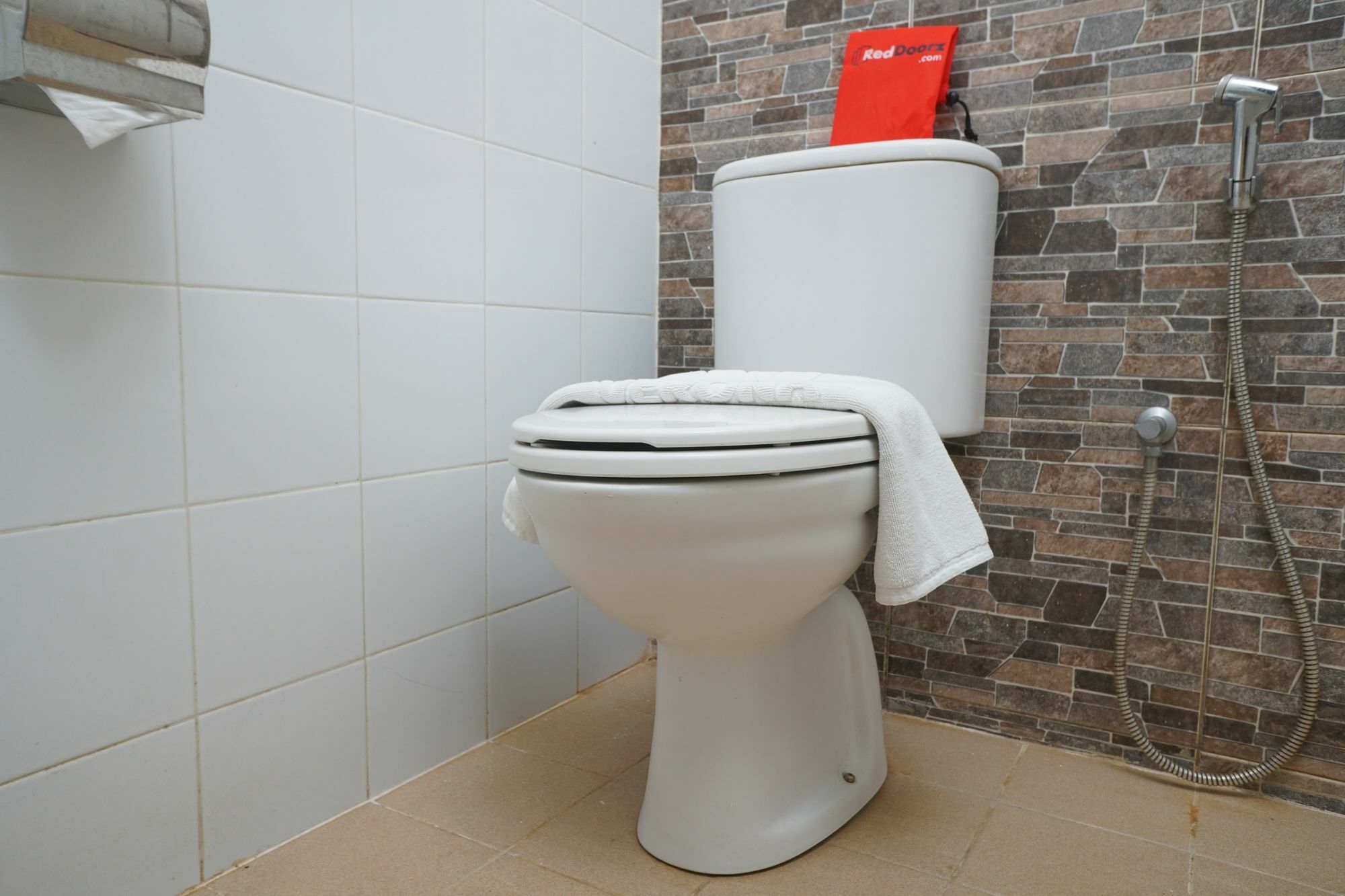 Reddoorz Plus @ Ciumbuleuit Area Бандунг Екстериор снимка