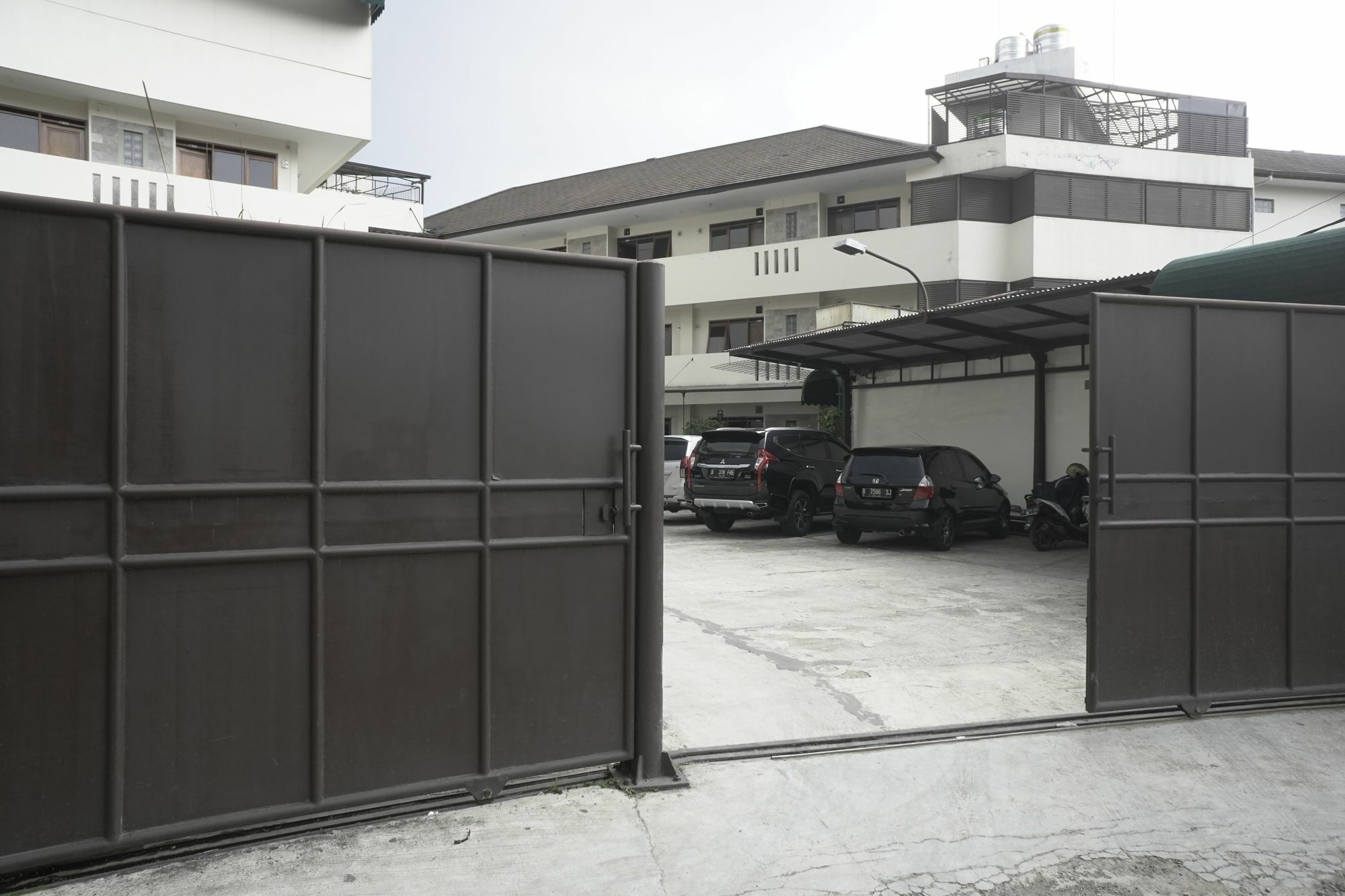 Reddoorz Plus @ Ciumbuleuit Area Бандунг Екстериор снимка